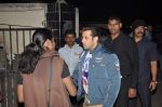 Salman Khan auditions struggling singer on streets of Bandra in Mumbai on 12th Jan 2014